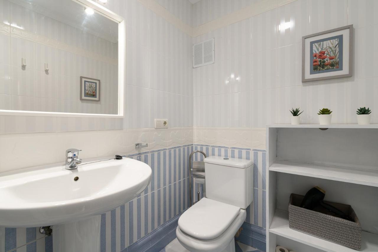 Maisuit Apartment Malaga City Center Ngoại thất bức ảnh
