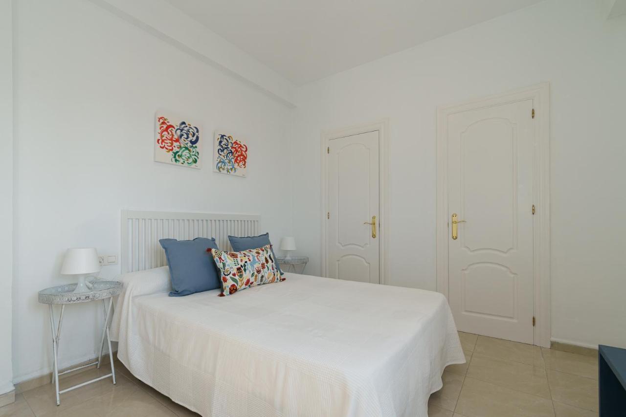 Maisuit Apartment Malaga City Center Ngoại thất bức ảnh